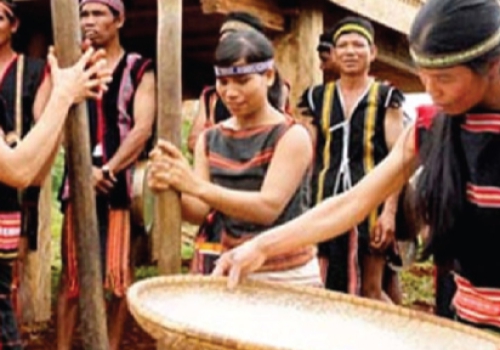 Lễ hội Tang Amang của đồng bào dân tộc Bah Nar xã Đắk Kơ Ning