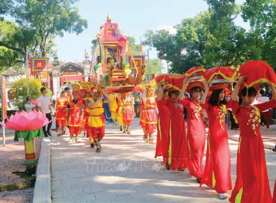 Lễ rước nước cổ truyền và cây kiệu cổ đẹp nhất Việt Nam Lễ rước nước cổ truyền và cây kiệu cổ đẹp nhất Việt Nam