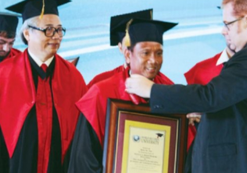 Tiến Sĩ Hoàng Đức Thảo Anh hùng lao động - Nhà khoa học xuất sắc - Gươ