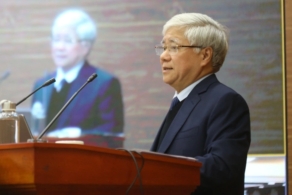 Phổ biến sách của Tổng Bí thư về ngoại giao cây tre và đại đoàn kết